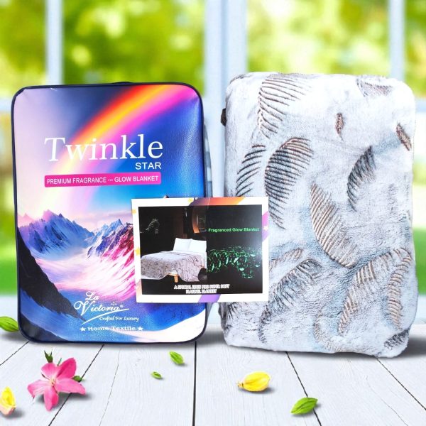 Twinkle Victoria Glowing Fragranced Ultra Soft Blanket – King Size - Image 7