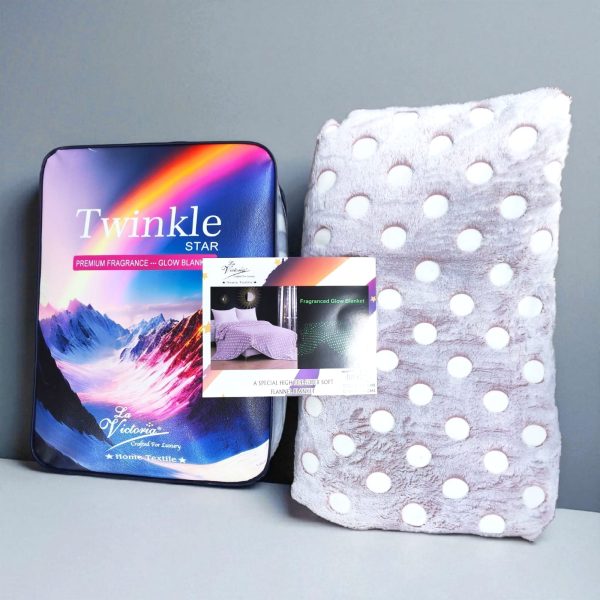 Twinkle Victoria Glowing Fragranced Ultra Soft Blanket – King Size - Image 6